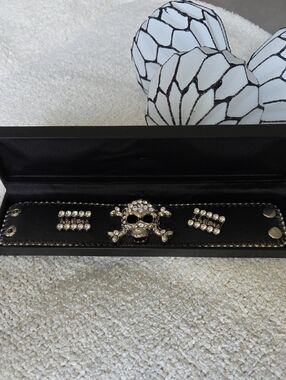 b. b. Simon Skull & Crossbones Wide Cuff Bracelet. NIB